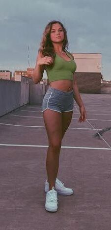 Should be a crime to be this hot!