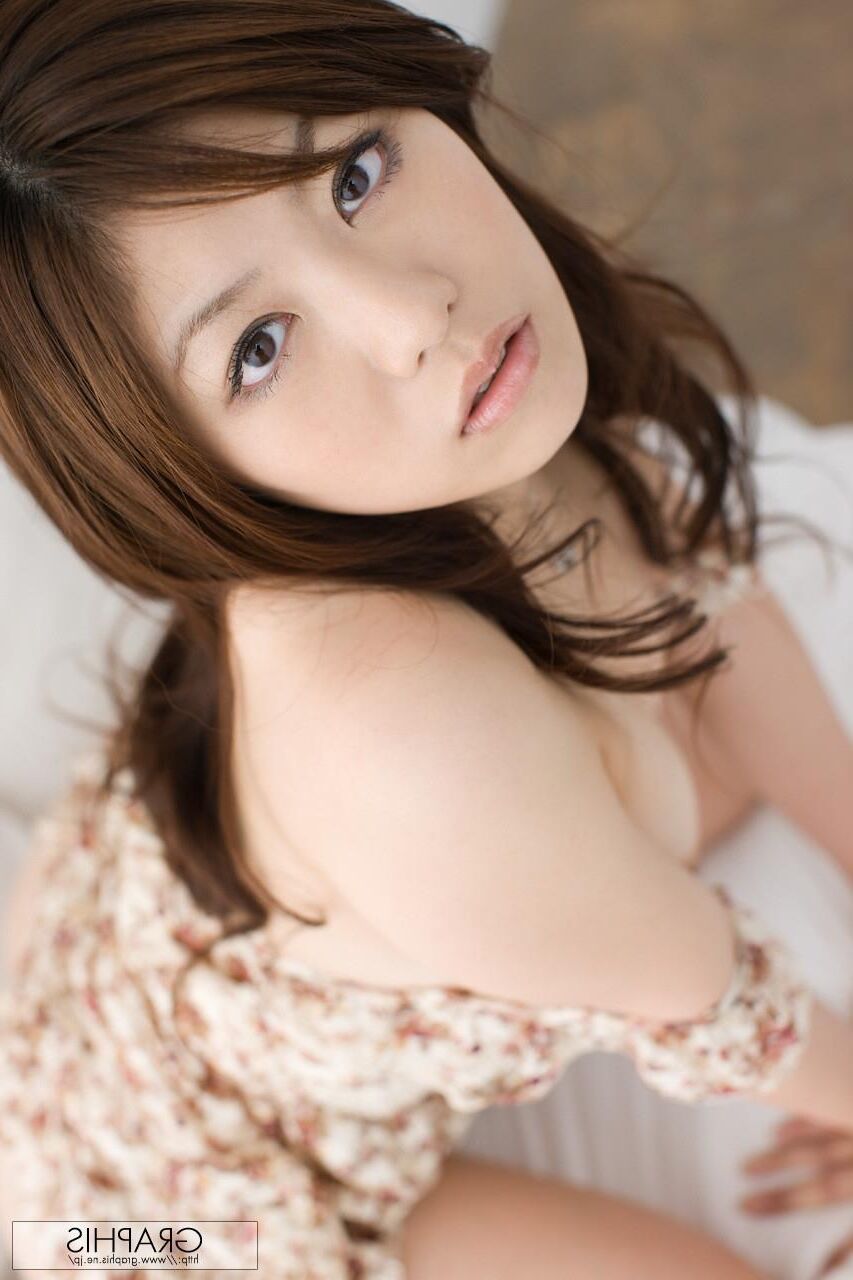 Momoka Matsushita Graphisgals No. Peach Buttocks