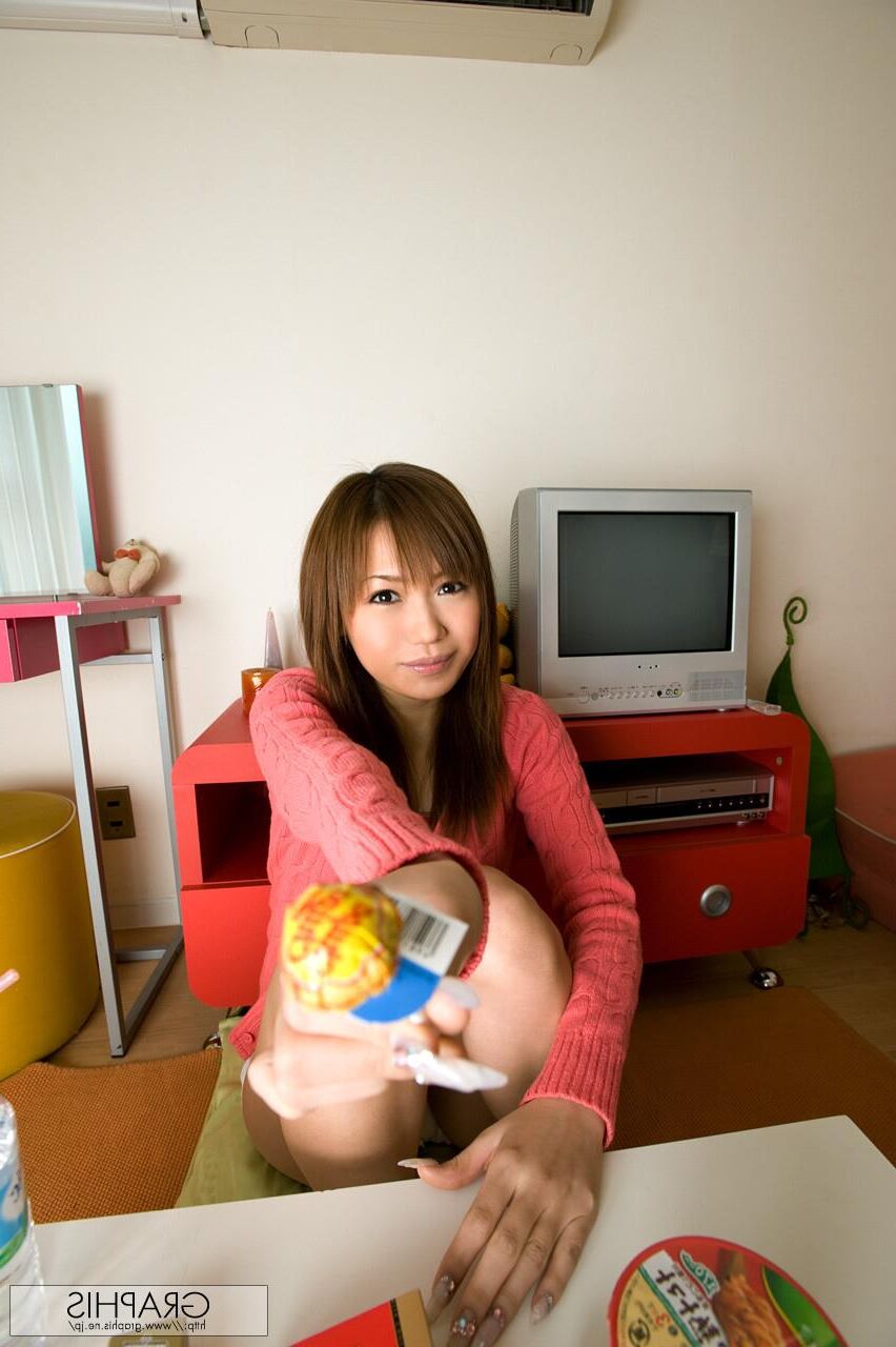nana konishi graphisgalsいいえ。甘い夢