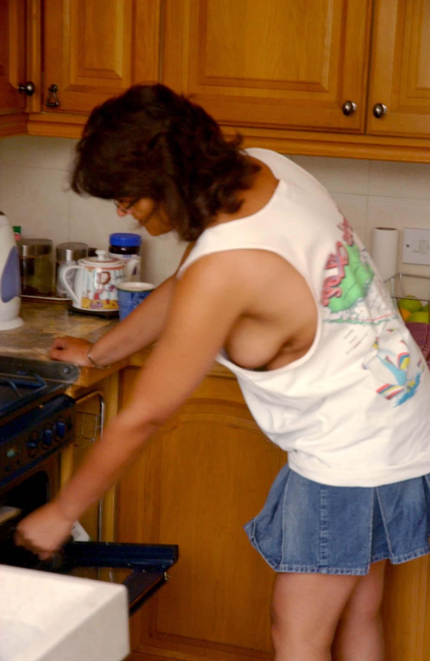 Cocinar el desayuno para los chicos.