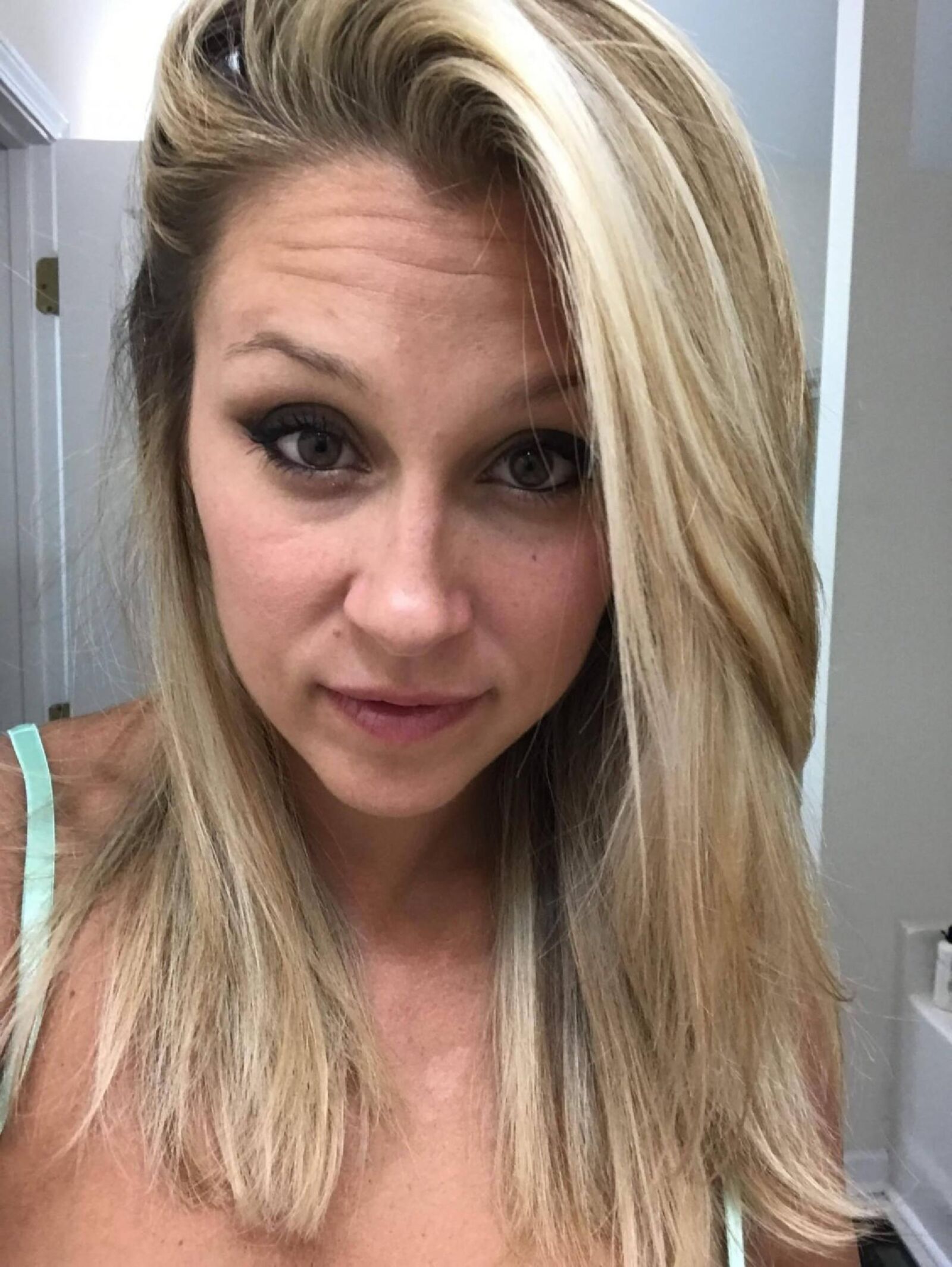 Puta de la esposa caliente