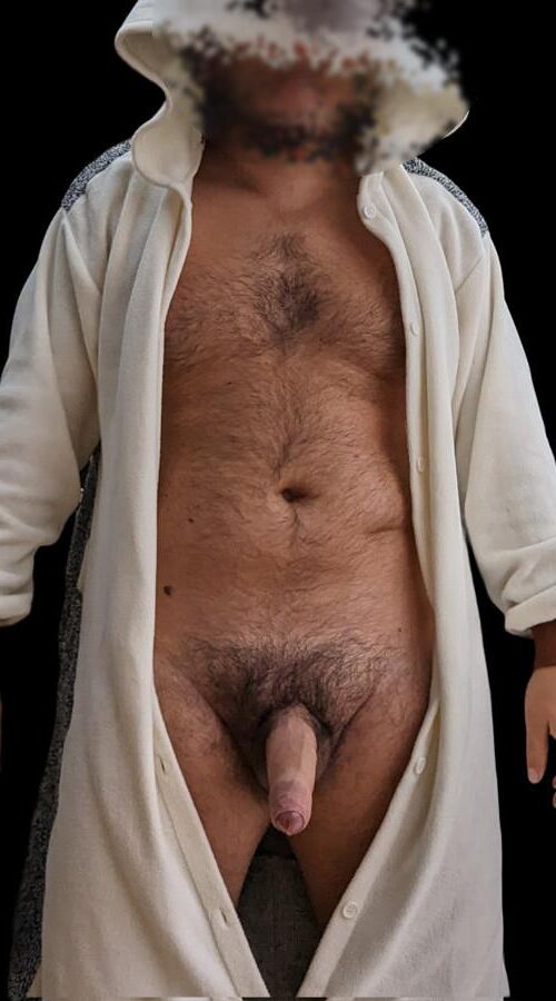 Les hommes et les femmes ouvrent leur robe matinale