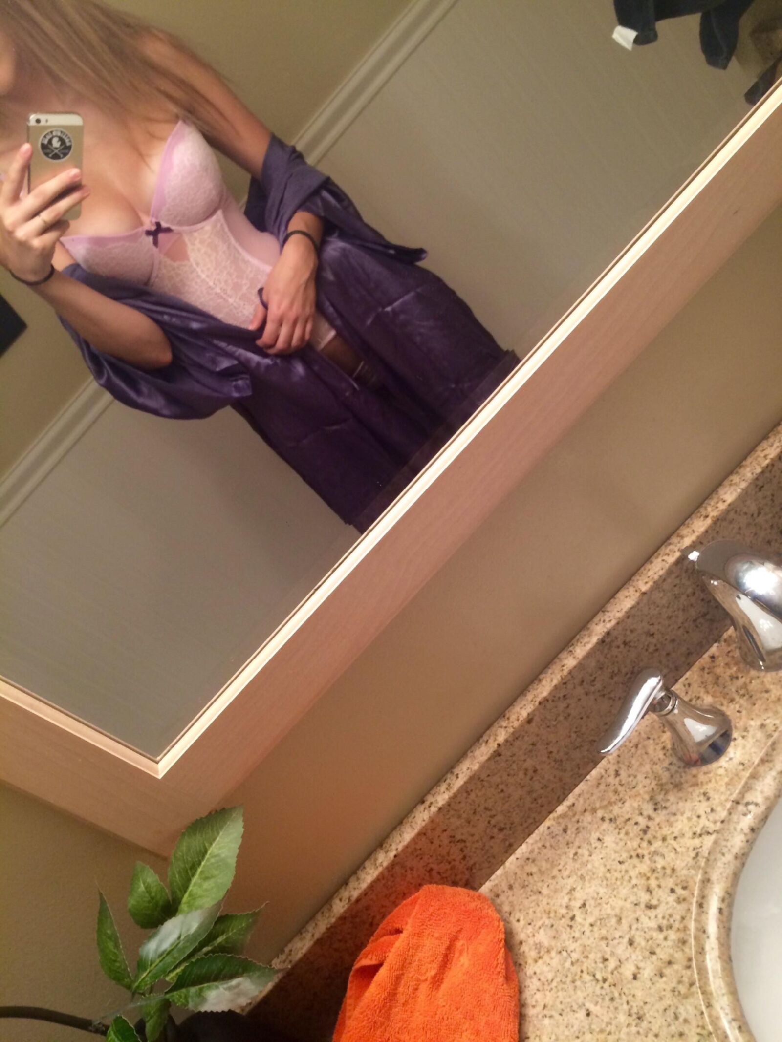 Amateur Girl Solo ()