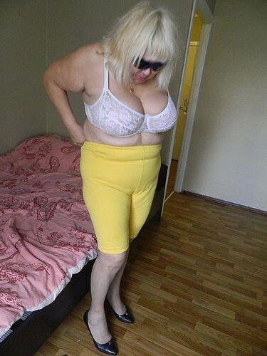 Old Mature Rimma de Moscou a des pantalones