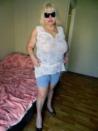 Old Mature Rimma de Moscou a des pantalones