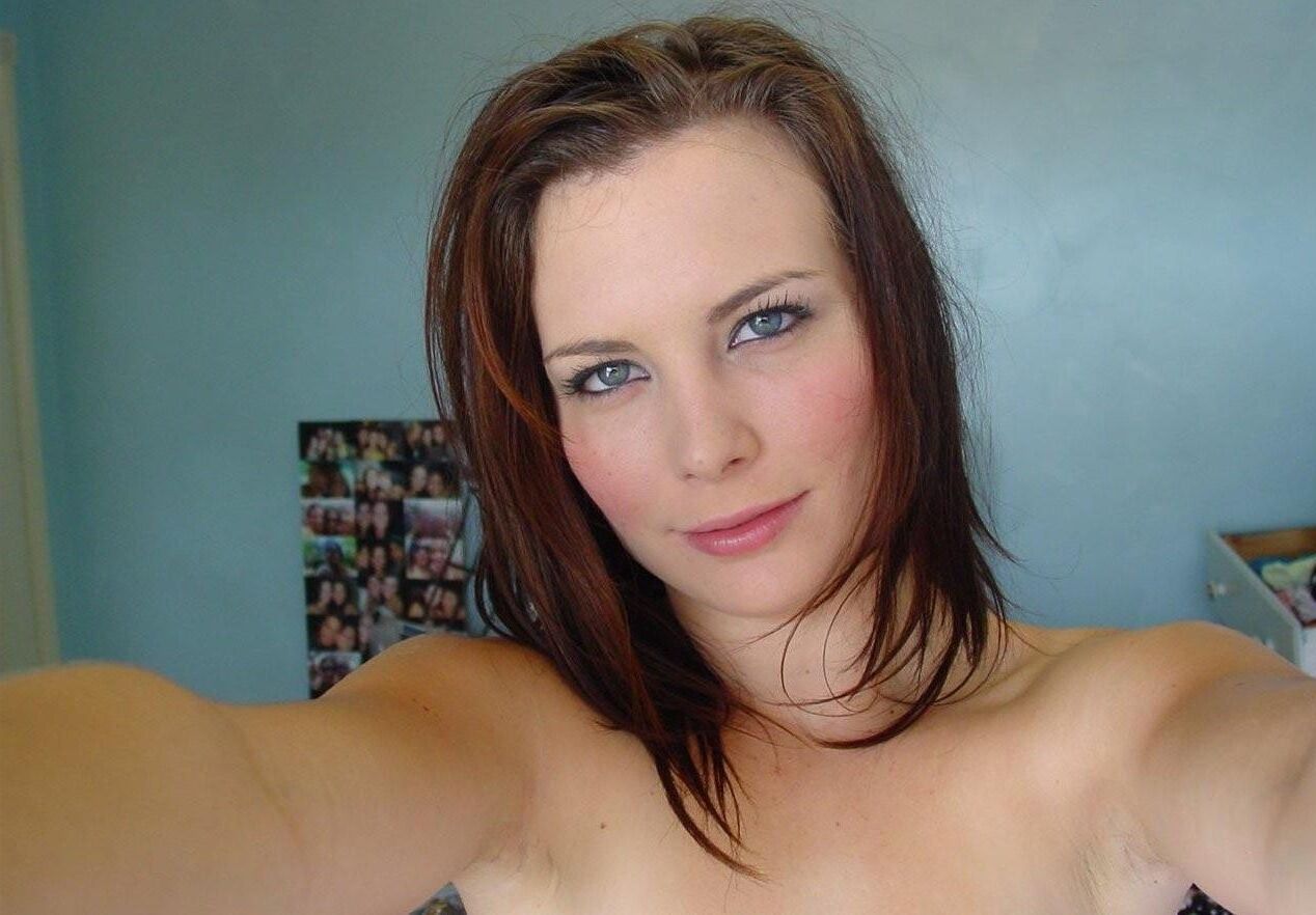 Amateur Girl Solo ()
