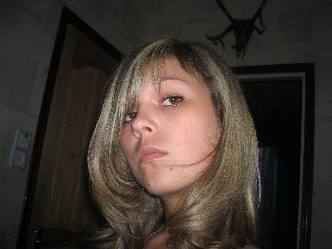 Amateur Girl Solo ()