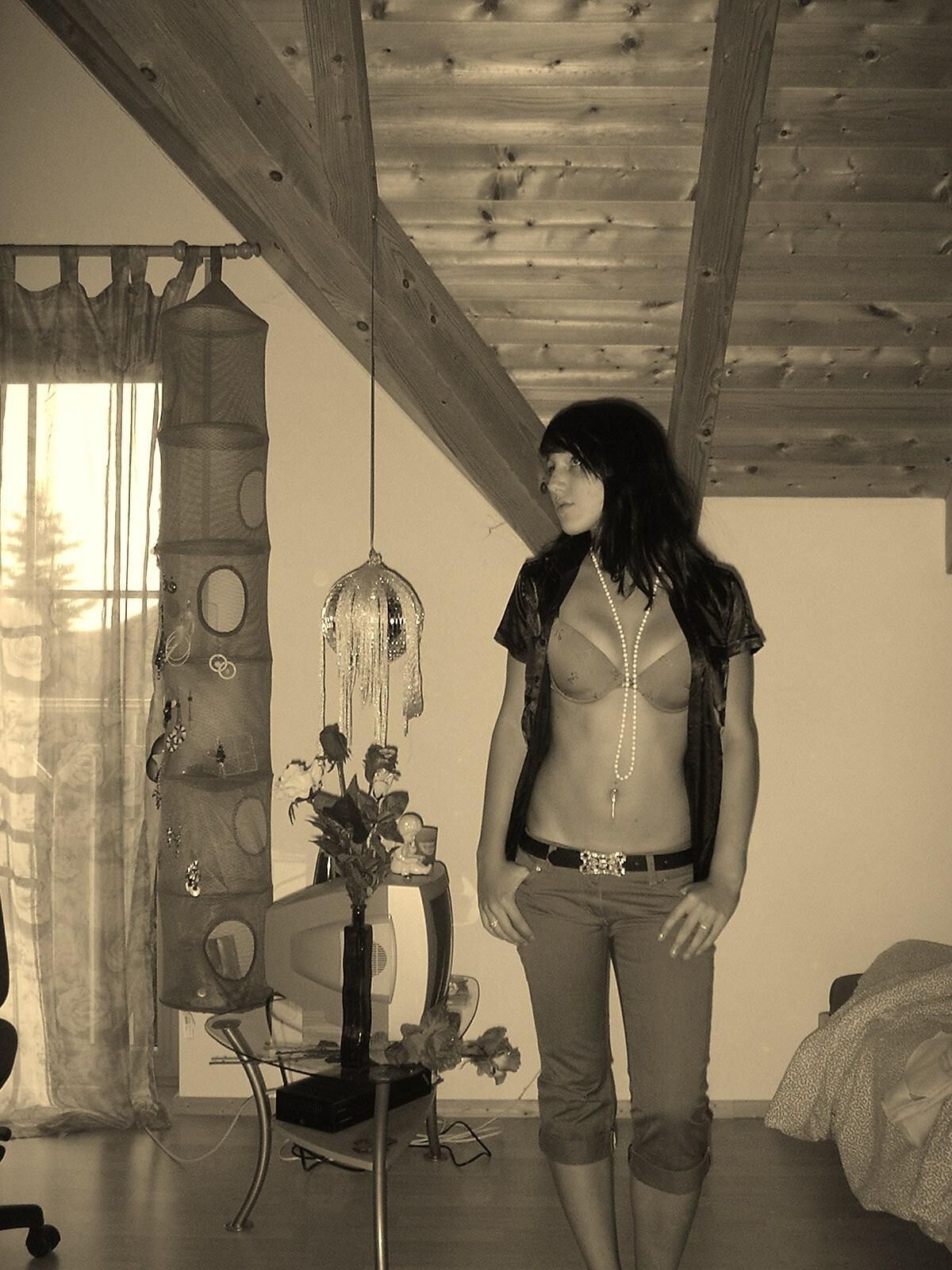 Amateur Girl Solo ()