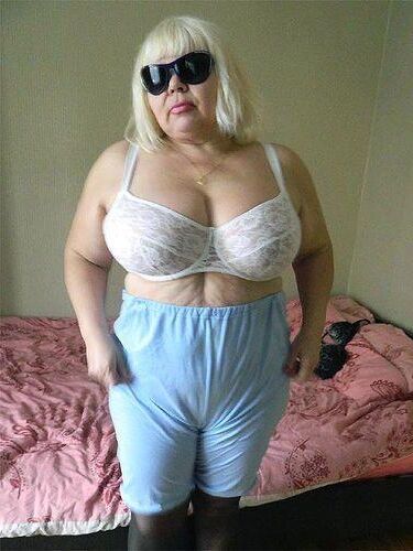 Old Mature Rimma de Moscou a des pantalones