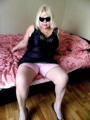 Old Mature Rimma de Moscou a des pantalones