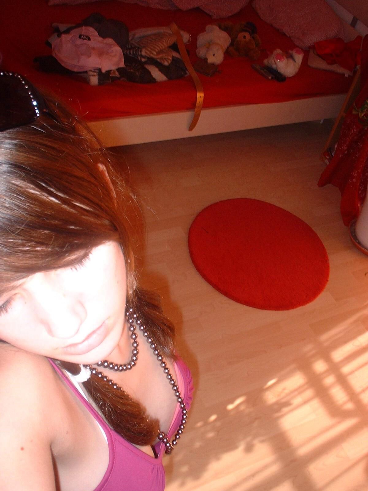 Amateur Girl Solo ()