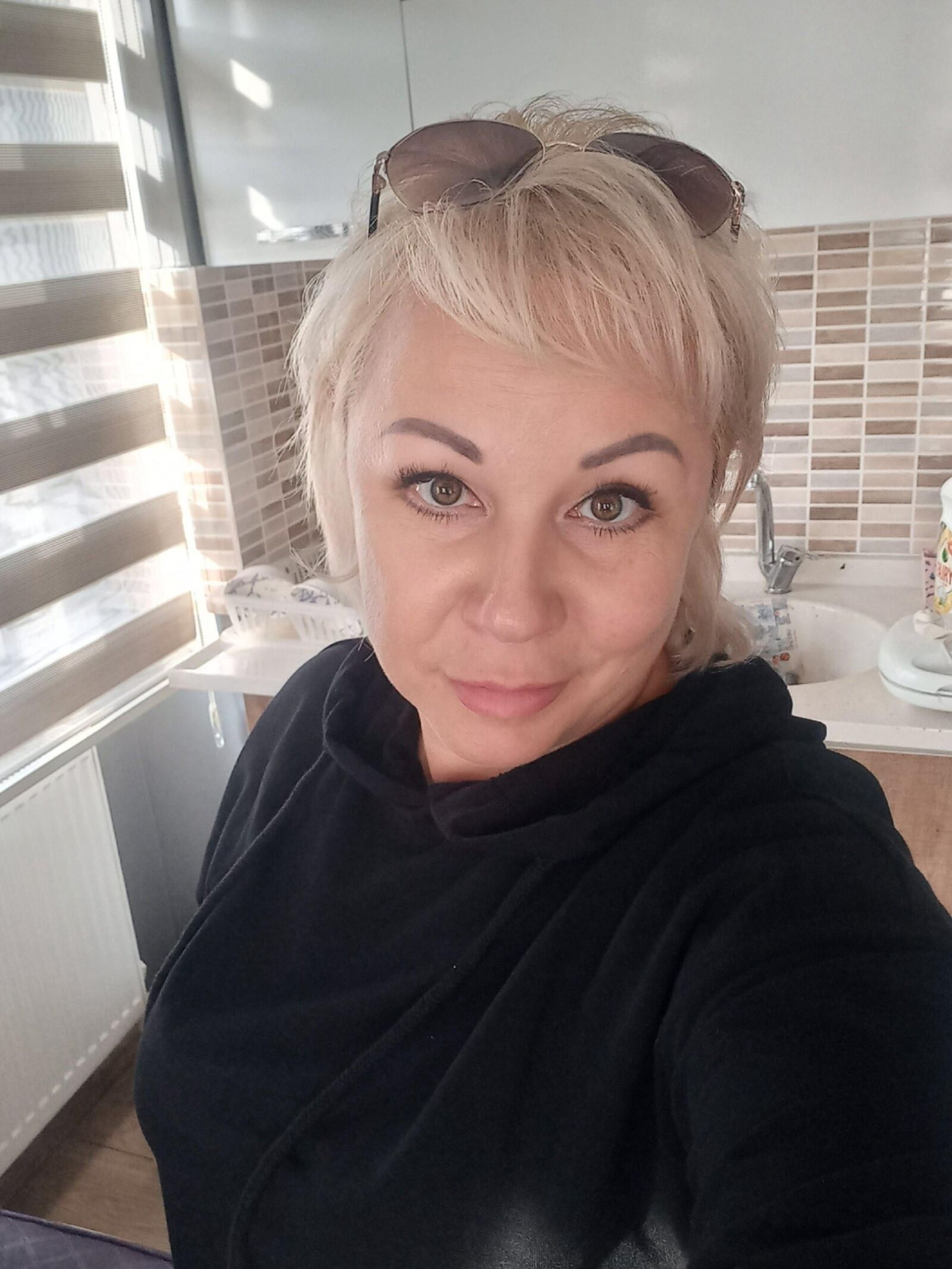 Blonde russe mature Guzel de Kazan a donné le spectacle