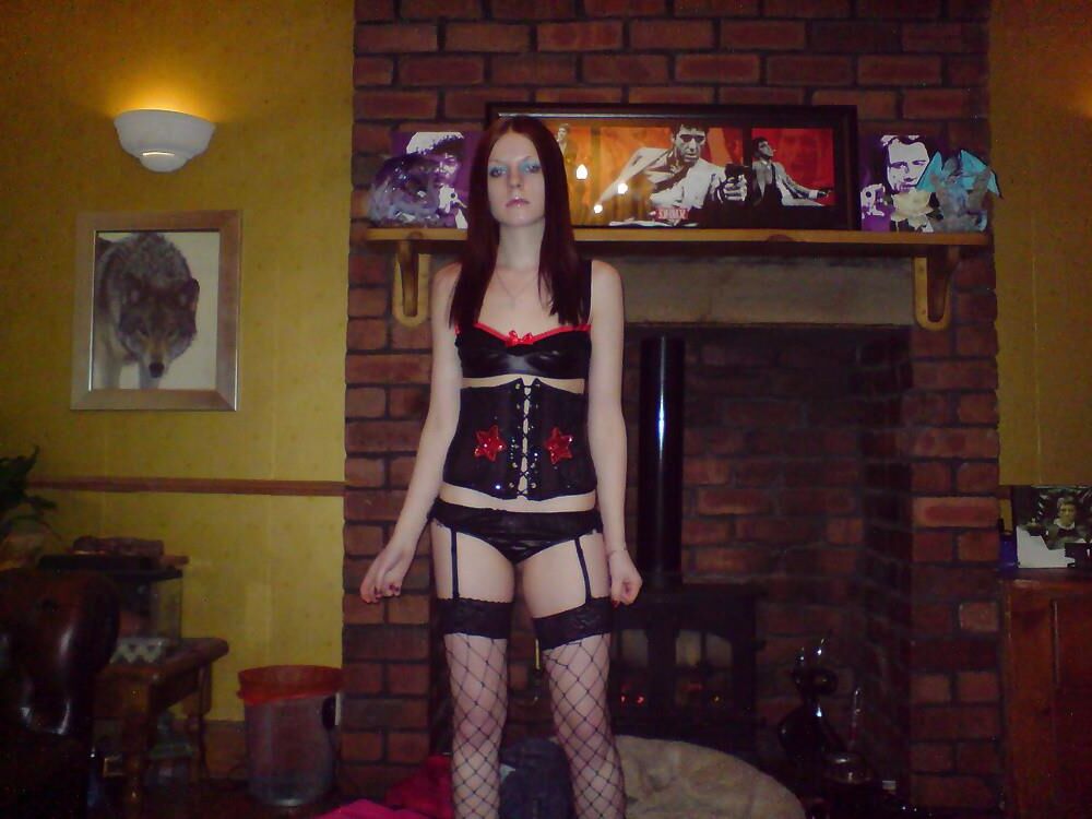 Amateur Girl Solo ()