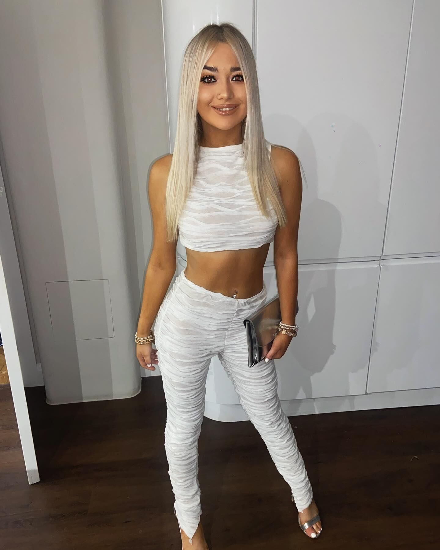 Filles en blanc