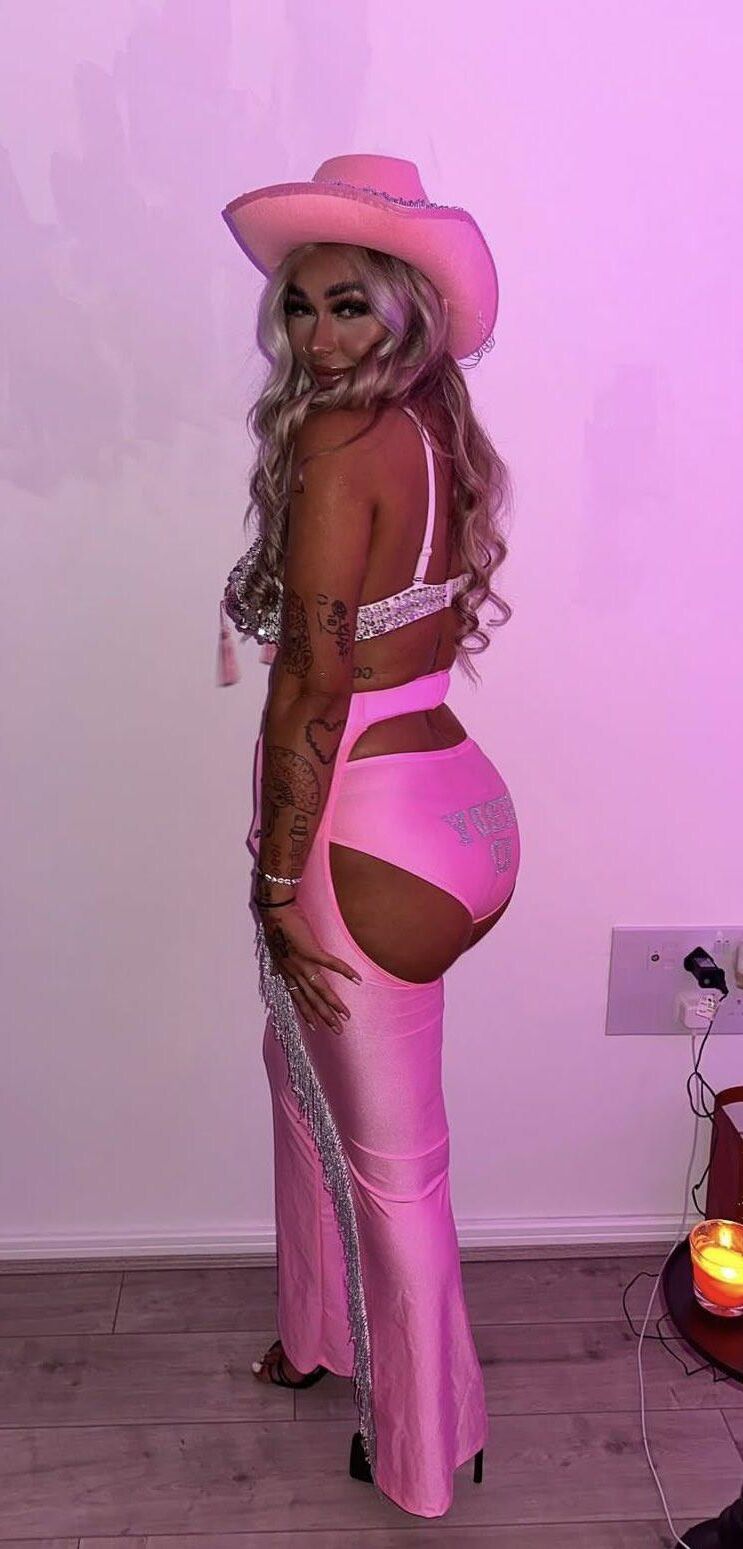 Filles en rose