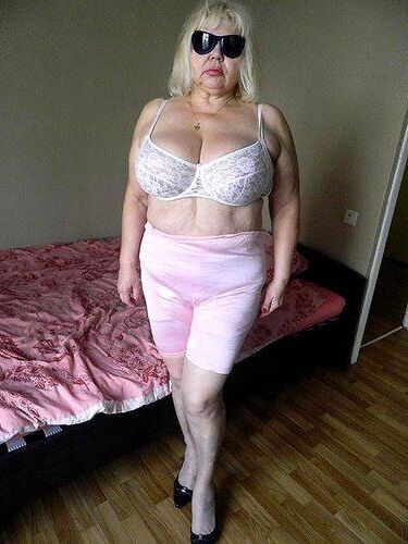 Old Mature Rimma de Moscou a des pantalones