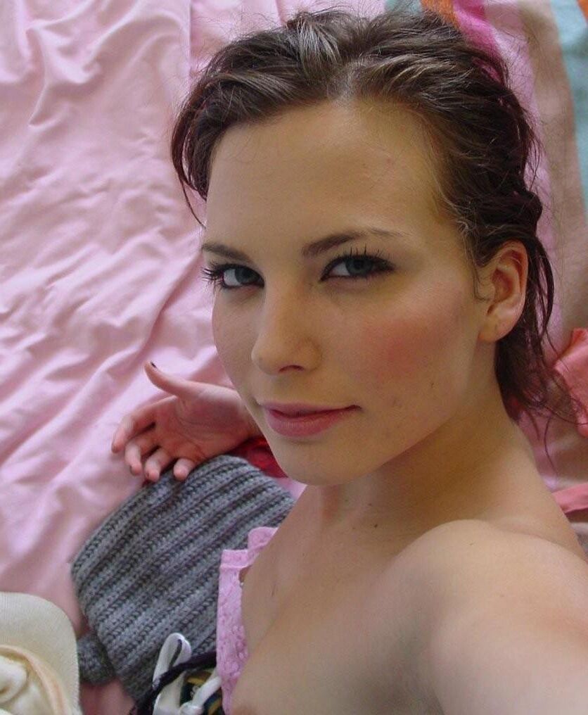 Amateur Girl Solo ()
