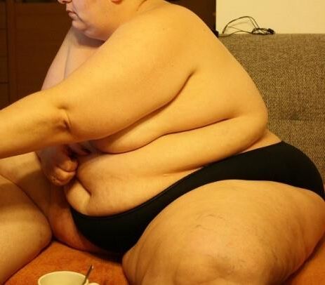 Fantastische SSBBW zeigt einen verrückten fetten Körper