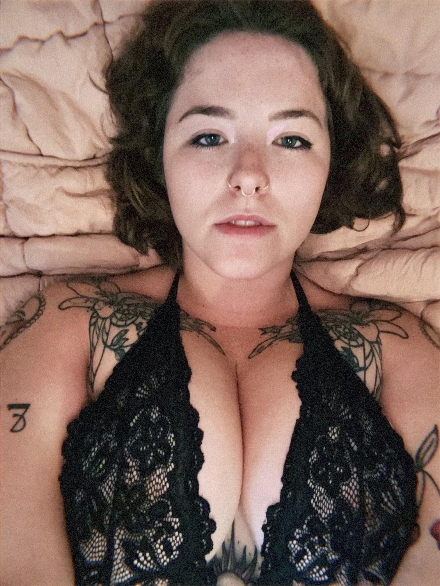 Emma Big Butt Big Boobs tätowiert süße BBW Girl gemischte heiße Aufnahmen