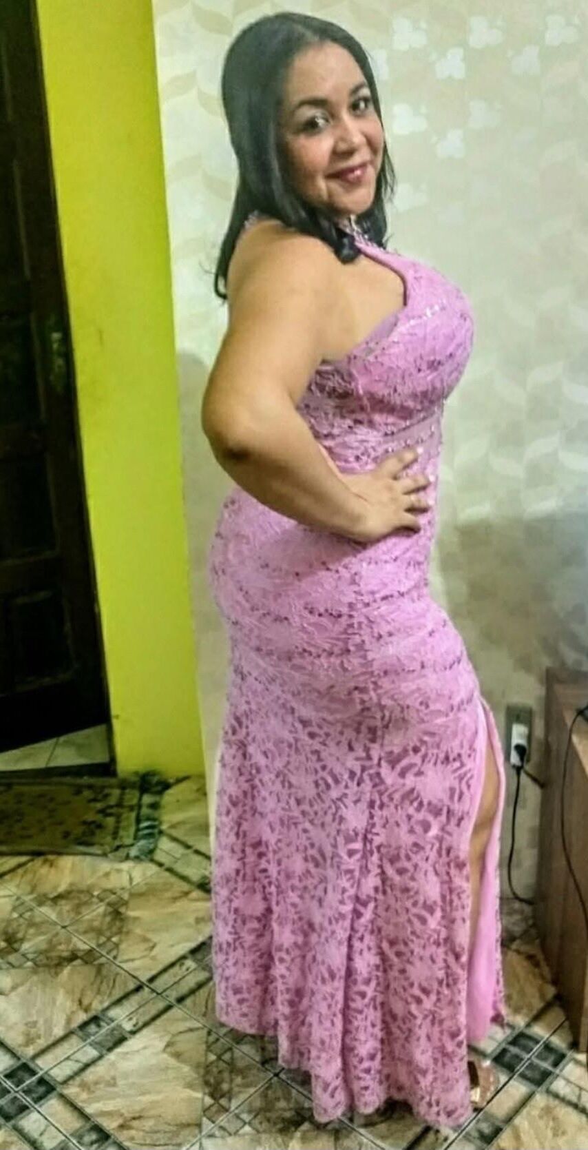 Coroa Dona de CasaEvangélicaはFacebookを行います