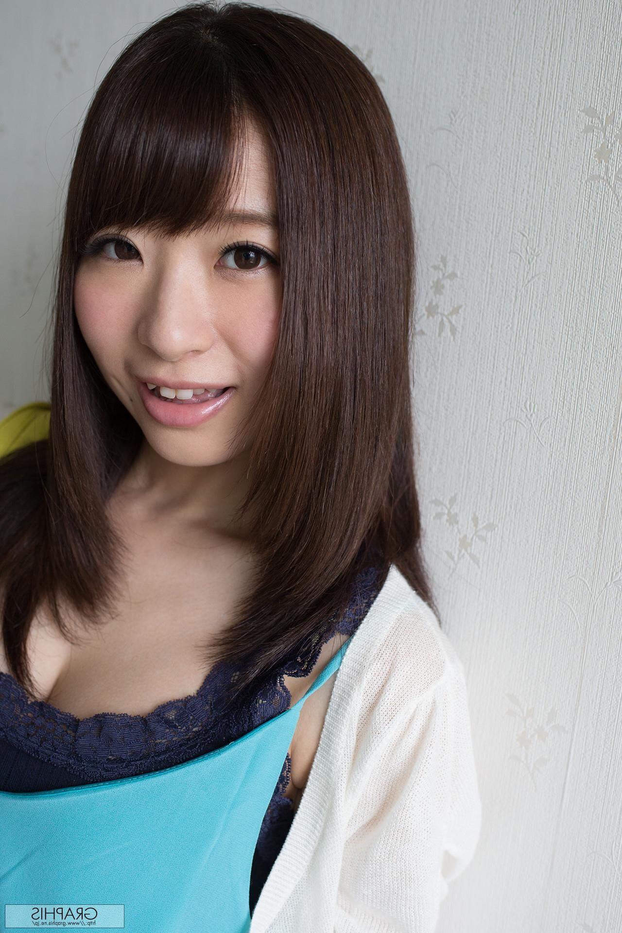 Saki Hatsumi Graphisgals No. Newcomer