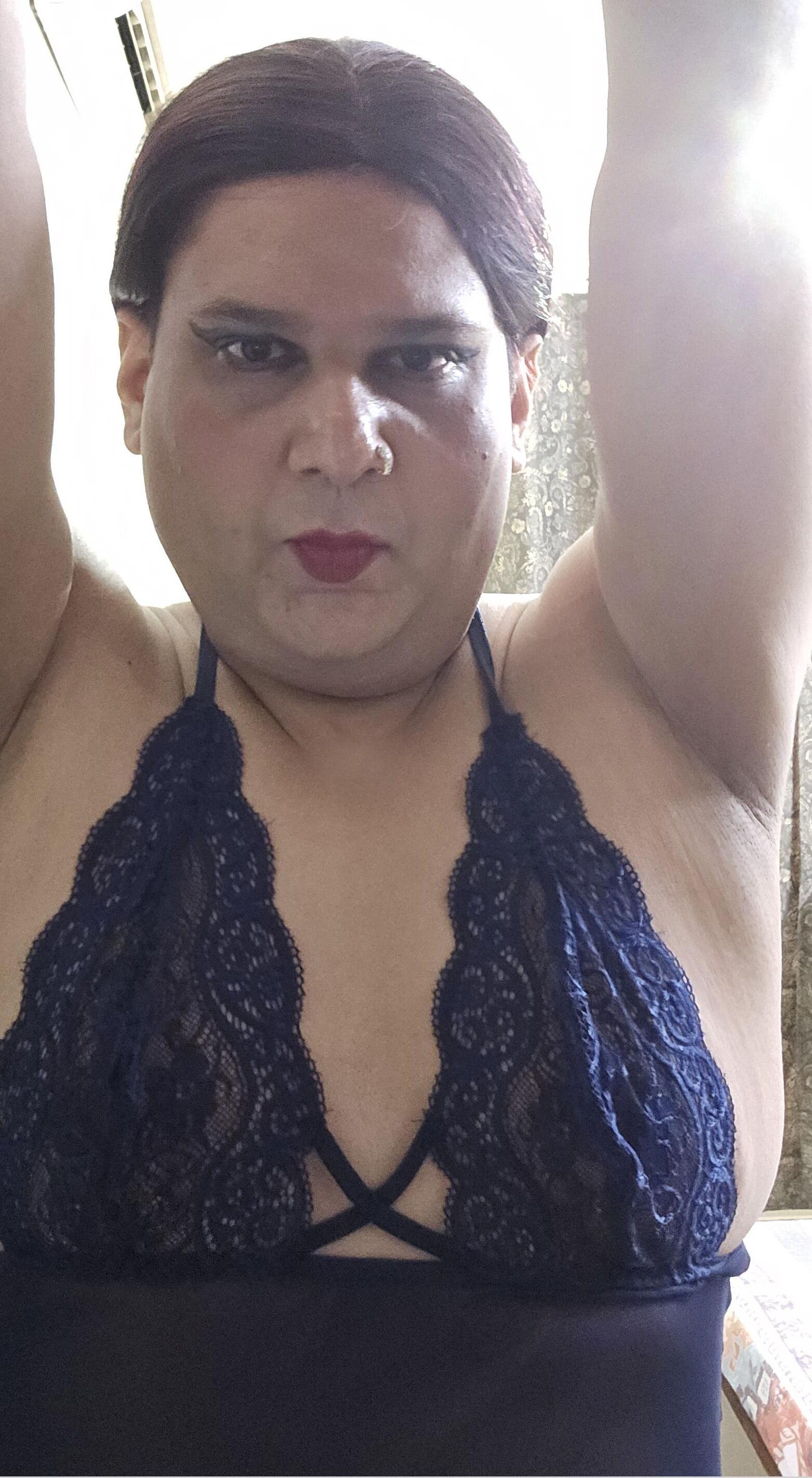Shemale Monica M ist bereit, deine Schlampe zu sein