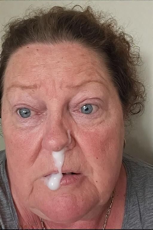 Sperma in Mamas Mund