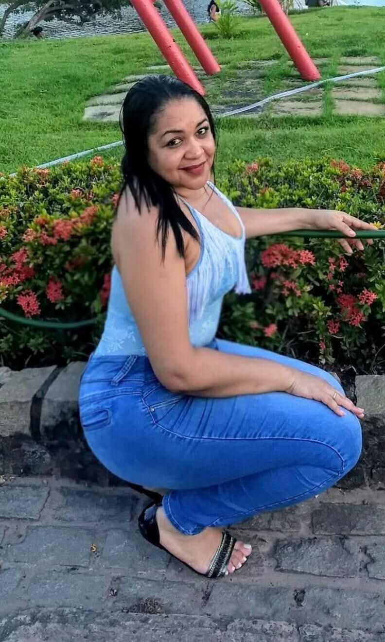 Coroa Dona de CasaEvangélicaはFacebookを行います