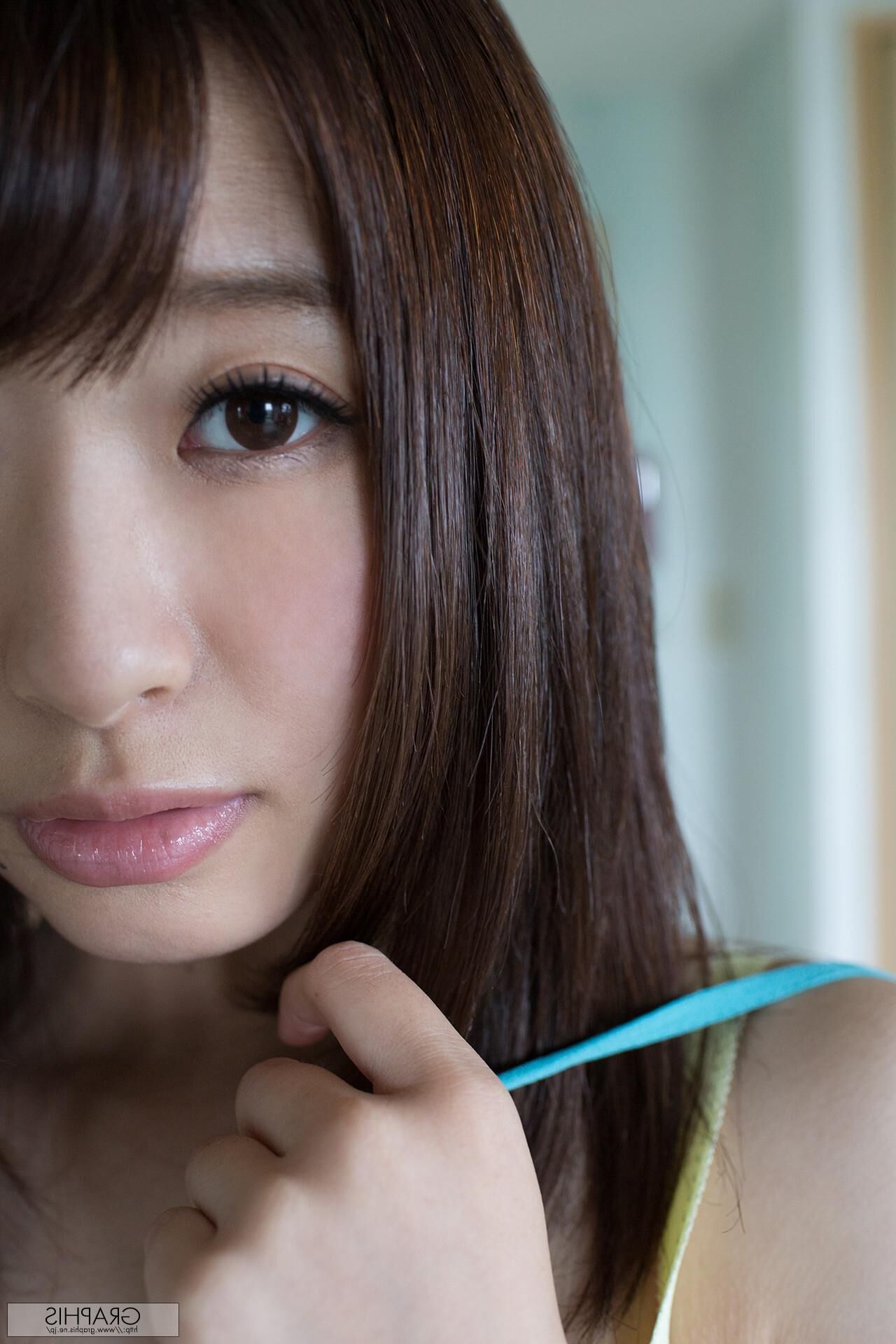 Saki Hatsumi Graphisgals No. Newcomer