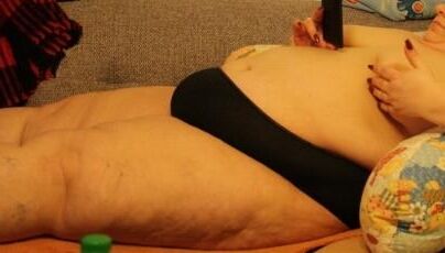 Fantastische SSBBW zeigt einen verrückten fetten Körper