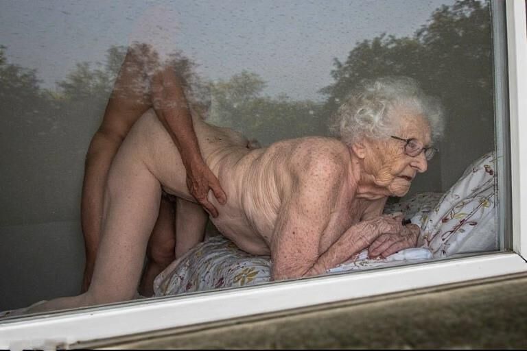 Oma ausspionieren
