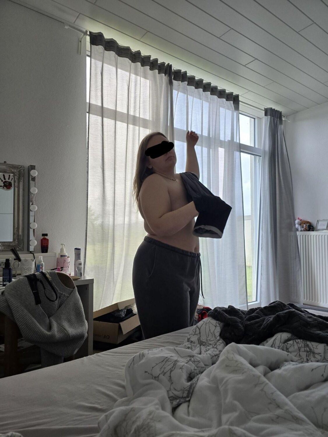S@ R@ Ass Frau