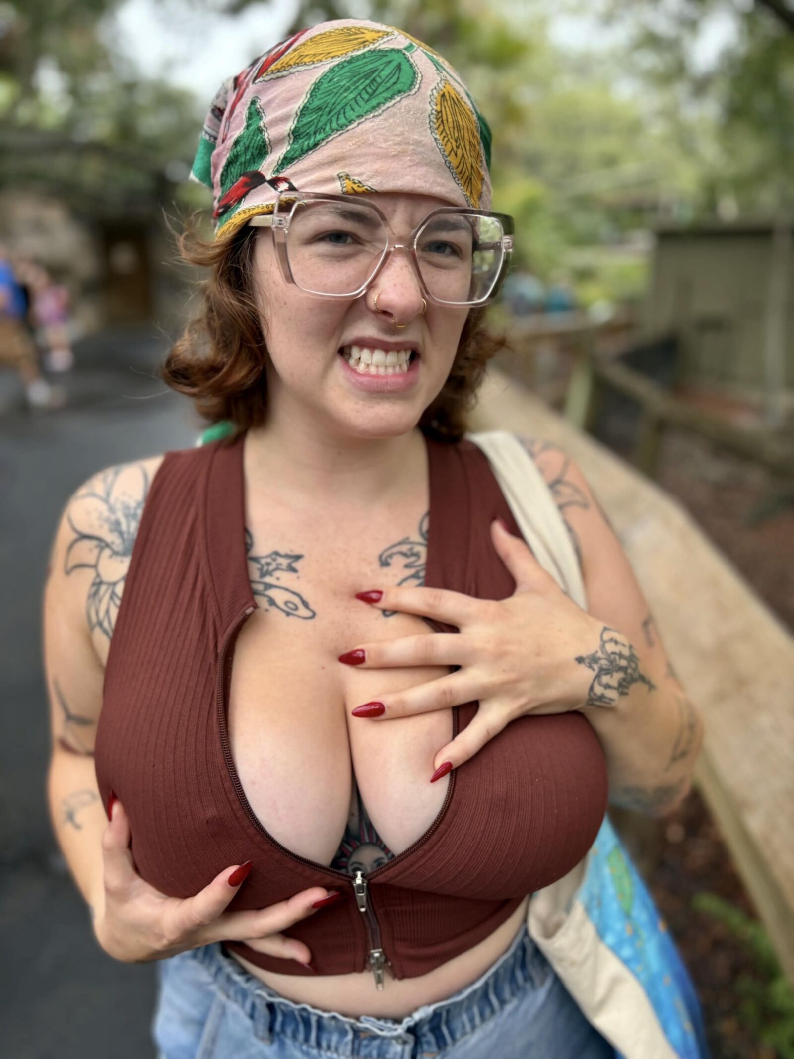 Emma Big Butt Big Boobs tätowiert süße BBW Girl gemischte heiße Aufnahmen