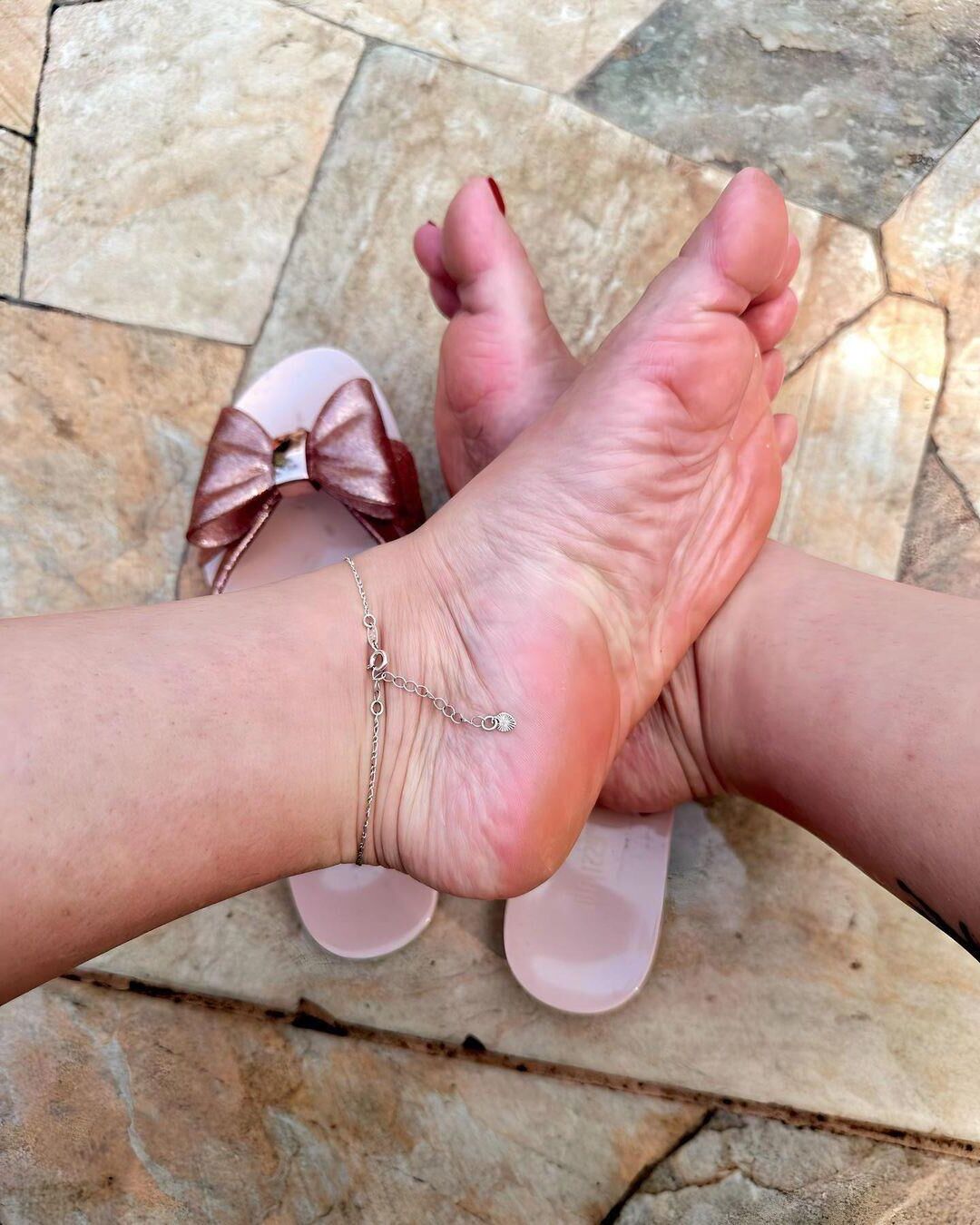 Feetmellzinha 