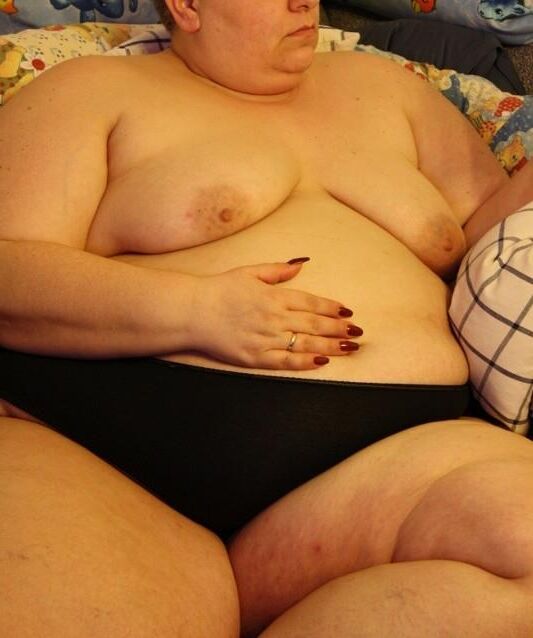 Fantastische SSBBW zeigt einen verrückten fetten Körper