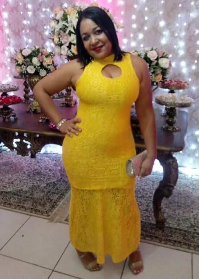 Coroa Dona de CasaEvangélicaはFacebookを行います
