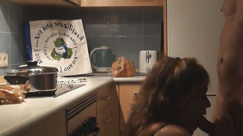 Chamou minha atenção mamãe espanhola Delia Rose