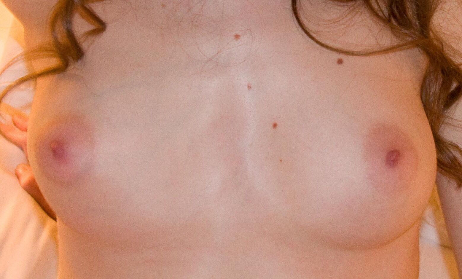 Las tetas de mi esposa. 