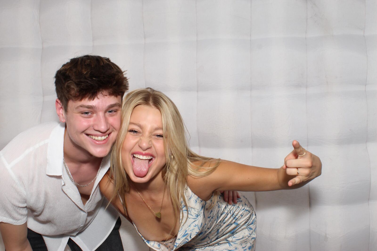 Only the hottest photo booth amateur sluts 