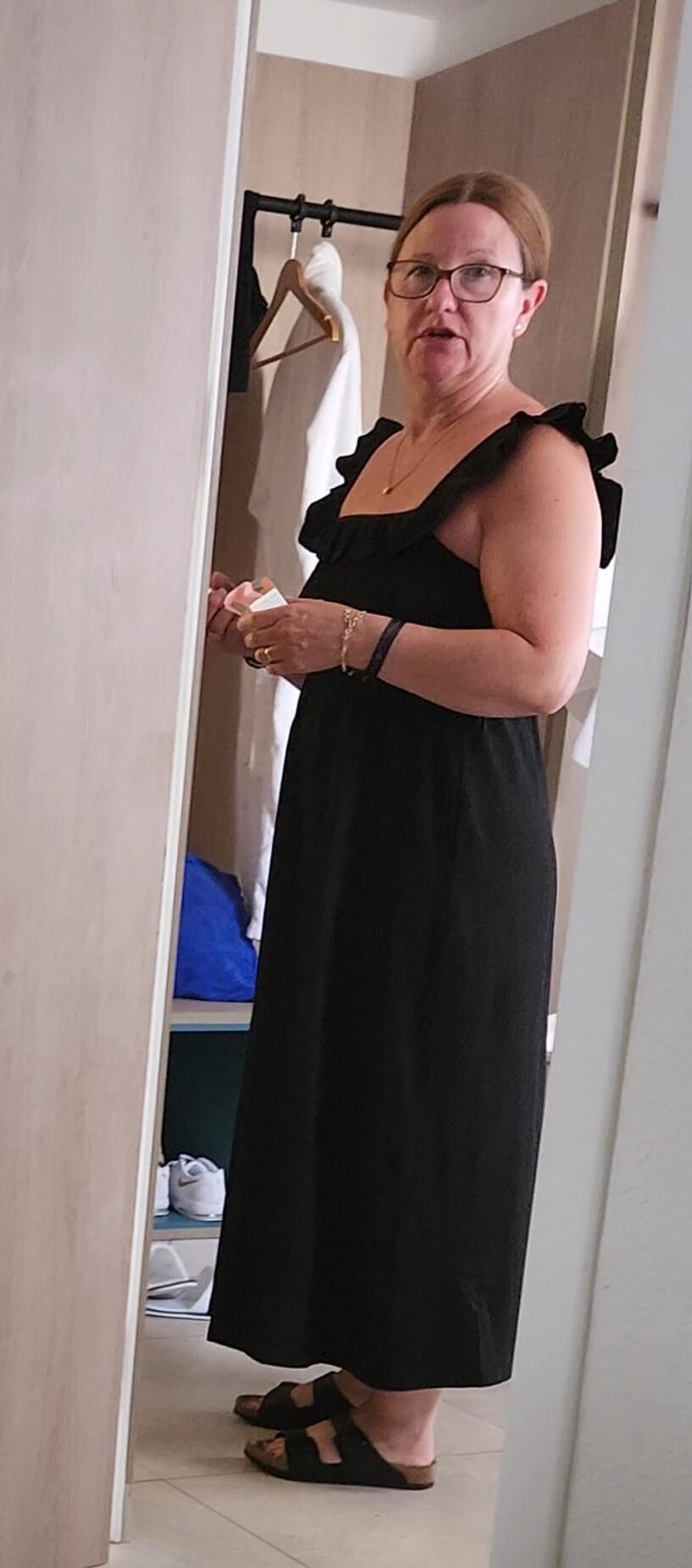 ¿Quieres ver más de esta milf madura gruesa?
