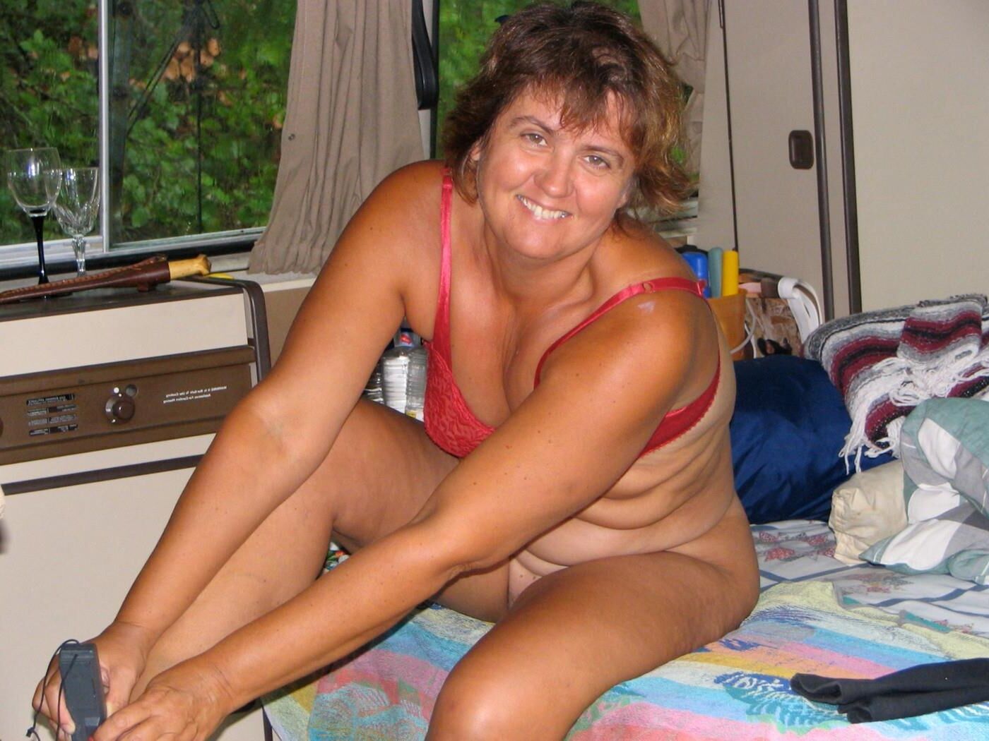 Nudista maduro Roberta flasheando coño