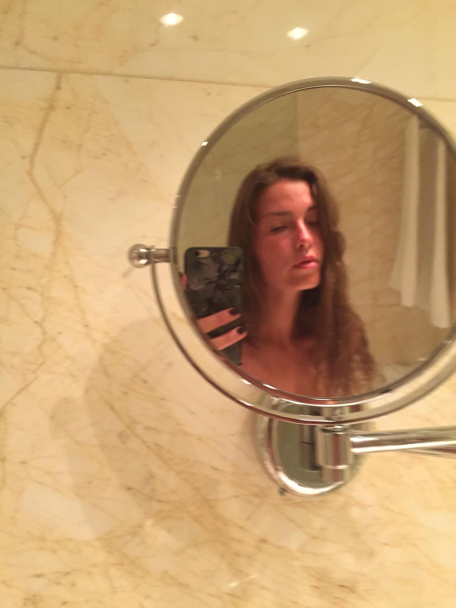 Linda chica espejo selfies desnudos
