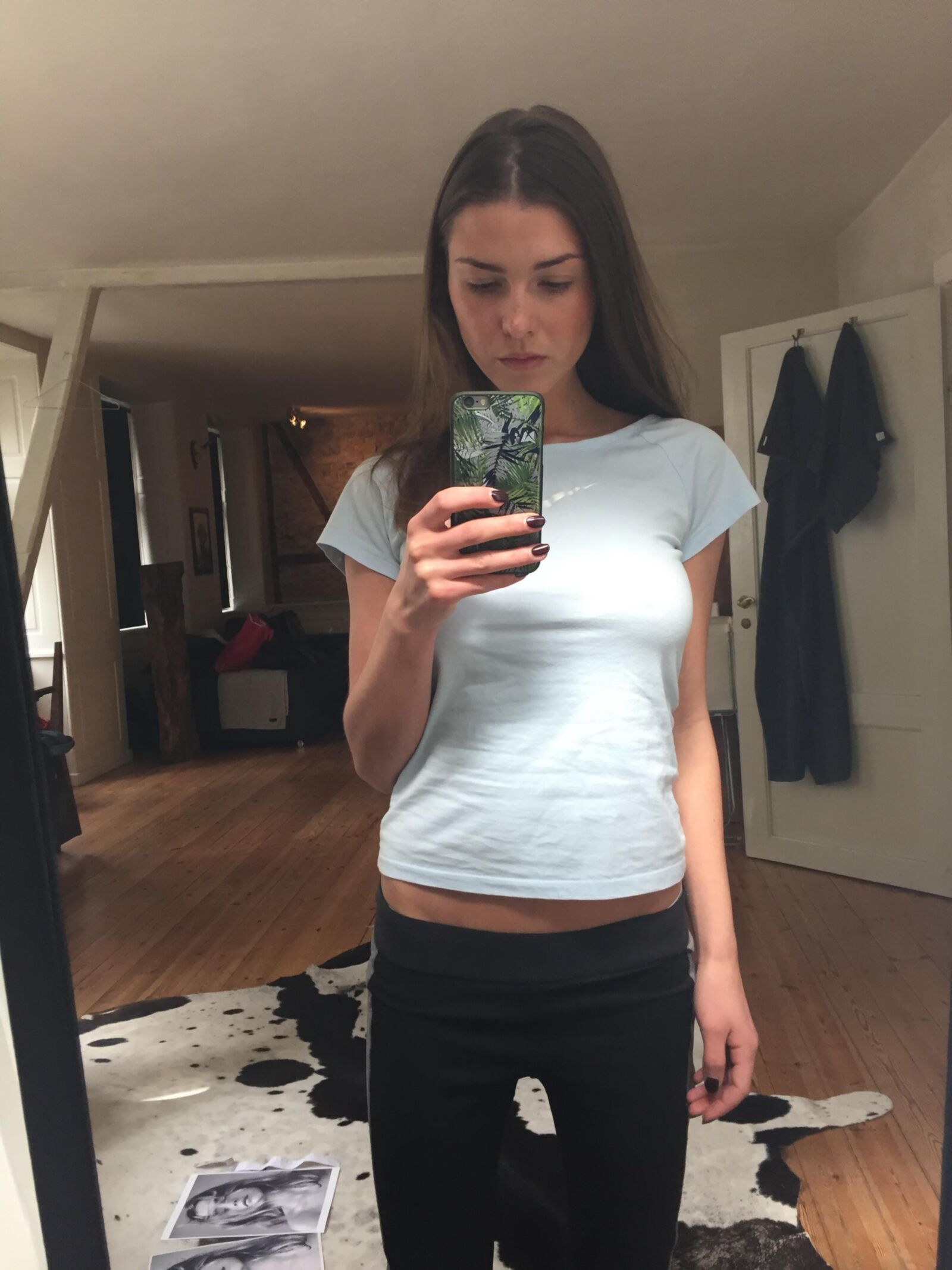 Linda chica espejo selfies desnudos
