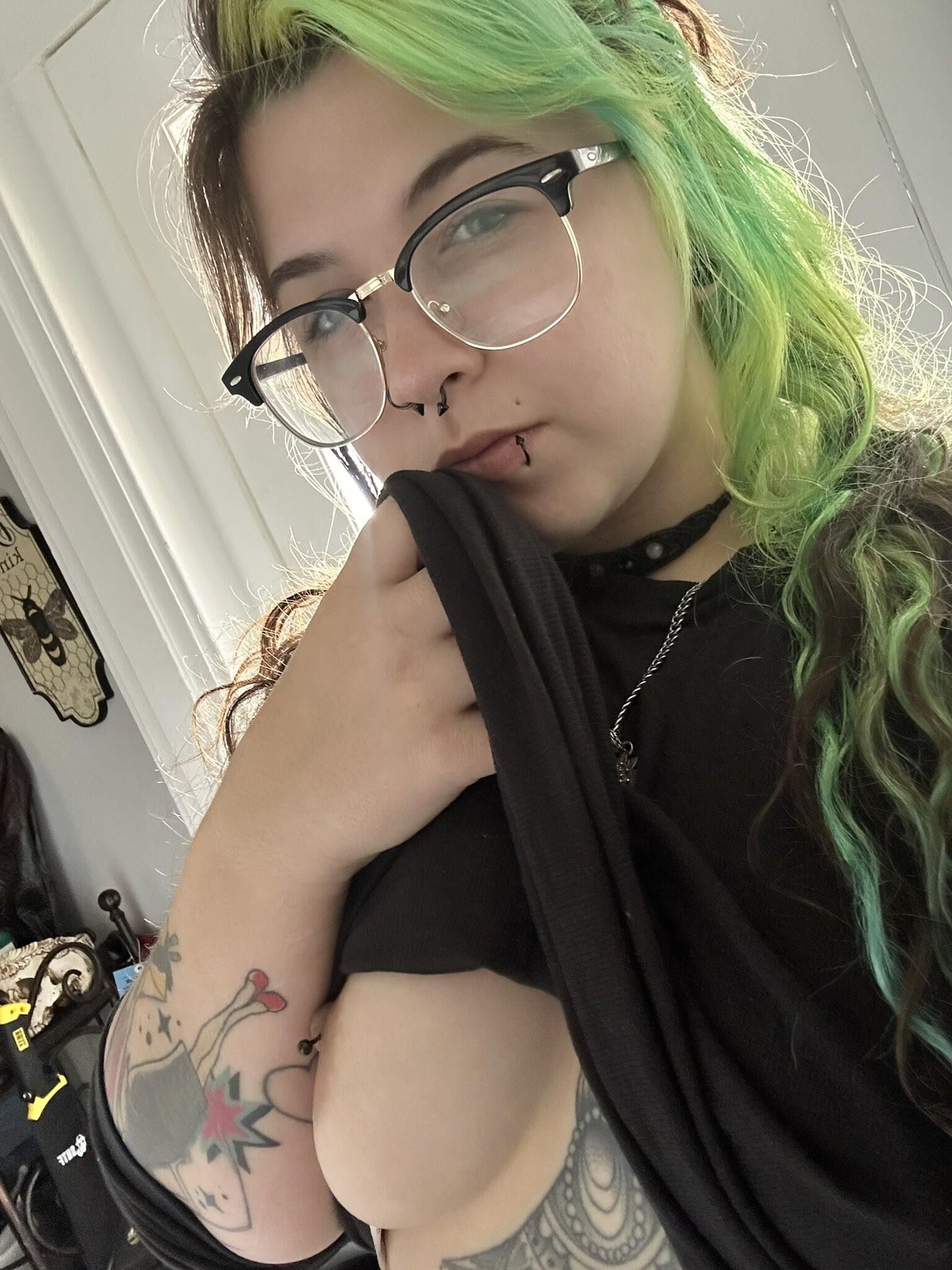 Lyssa Big Butt Big Tits Tätowierte durchbohrte BBWGirl gemischte heiße Aufnahmen