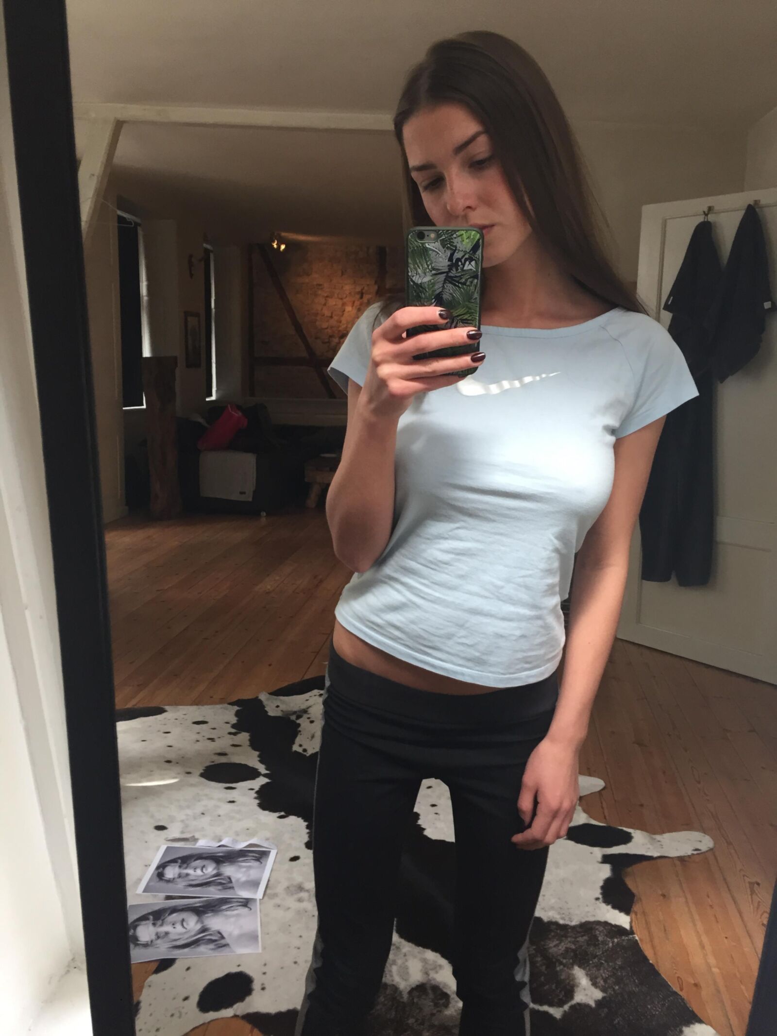 Linda chica espejo selfies desnudos