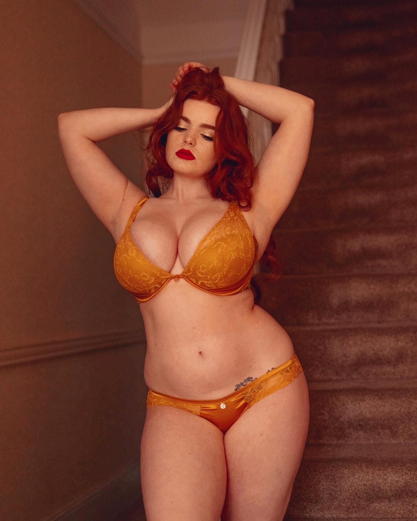 Miss.deadly.red