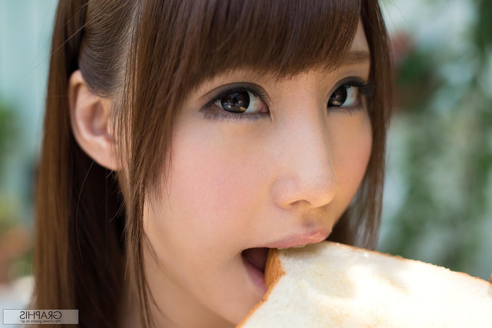 Syunka Ayami Graphisgals No. Bombshel​​l