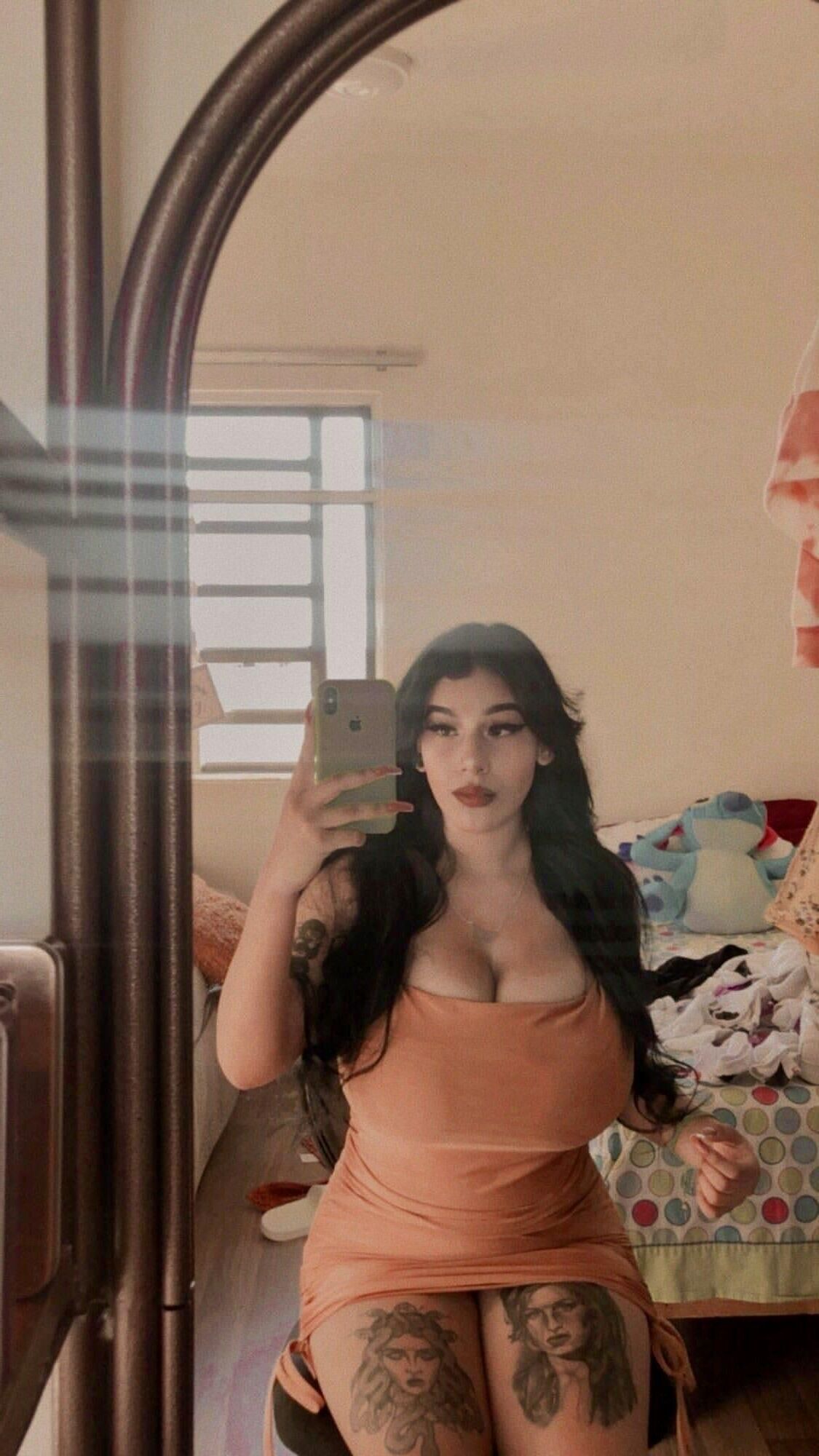 Mes gros seins latina pour les grosses grosses bites!