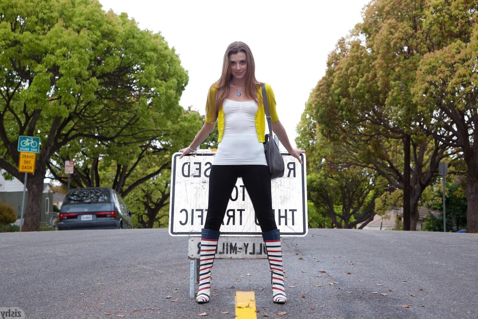 ガソリンブーツのShelby Dompnier
