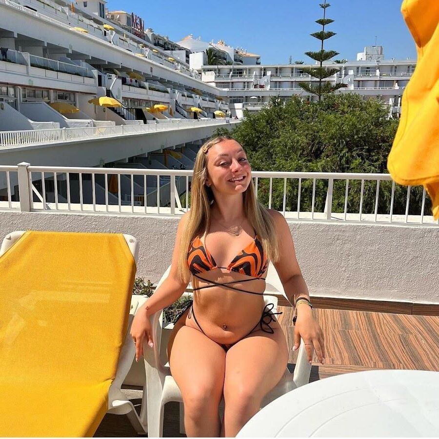 Katie Big Butt Big Tits süße sexy YouTuber Girl gemischte heiße Aufnahmen